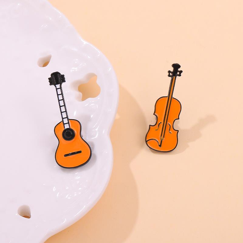 Pins Custom Bass Guitar Brooch - Musical Instruments Cartoon recension och pris